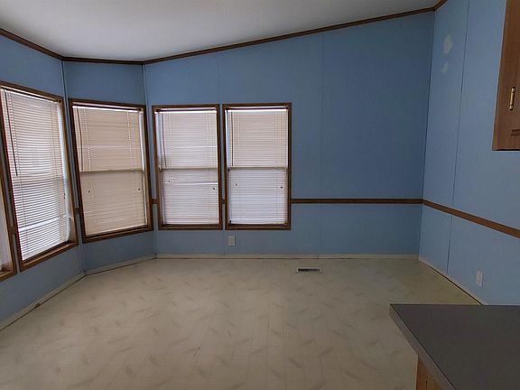 4th image of 2702 Gold Harbor Dr