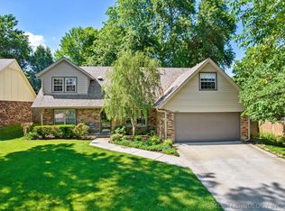 1521 W Oakridge Ct, Broken Arrow, OK 74012