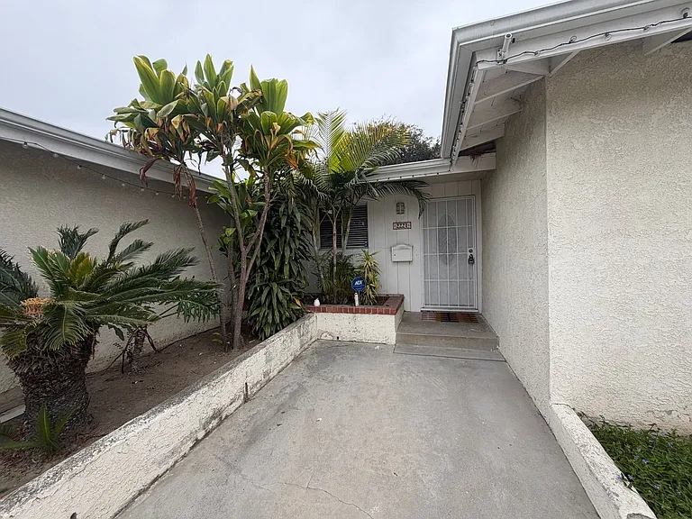2221 Faust Ave — Photo 2