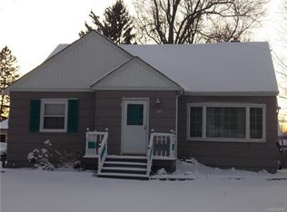 386 Roncroff Dr, North Tonawanda, NY 14120