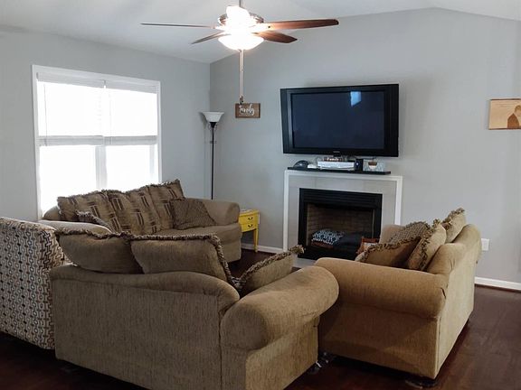 5th image of 540 Oakleigh Ave