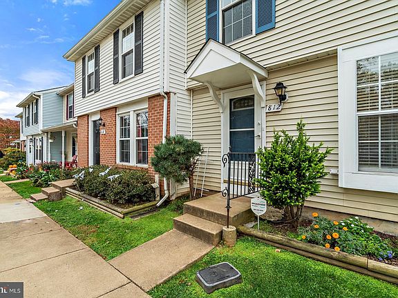 2nd image of 812 Wide Oak Ct