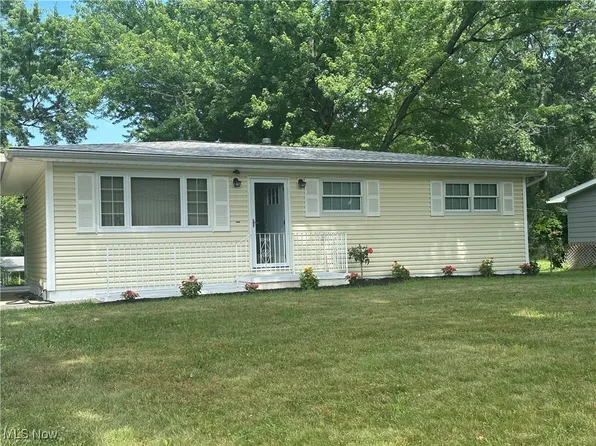 2110 S Hawkins Ave, Akron, OH 44314