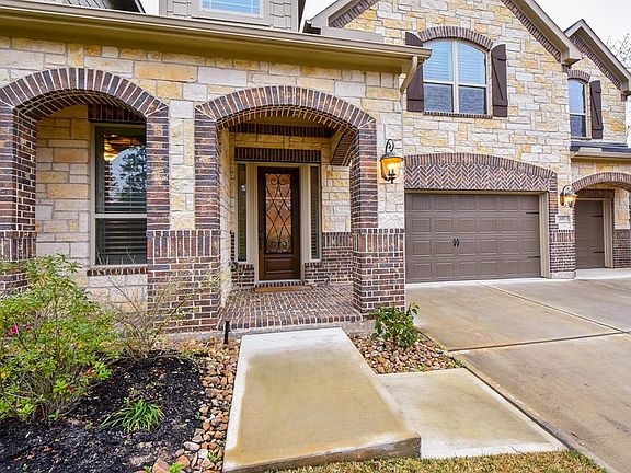 2nd image of 207 Cedar Creek Ct