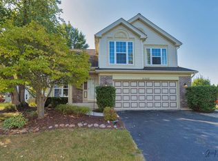 2350 Applewood Ln, Woodstock, IL 60098