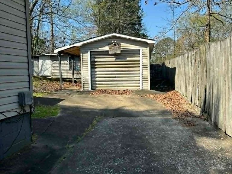 517 Seminole Cir — Photo 13