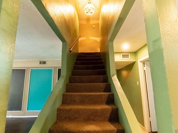 4th image of 1105 Towne Lake Dr
