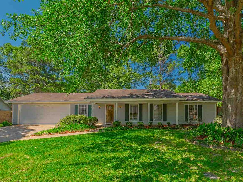 1st image of 138 Twin Oaks Dr