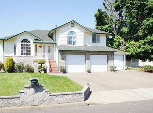 9760 SW Bayou Dr, McMinnville, OR 97128