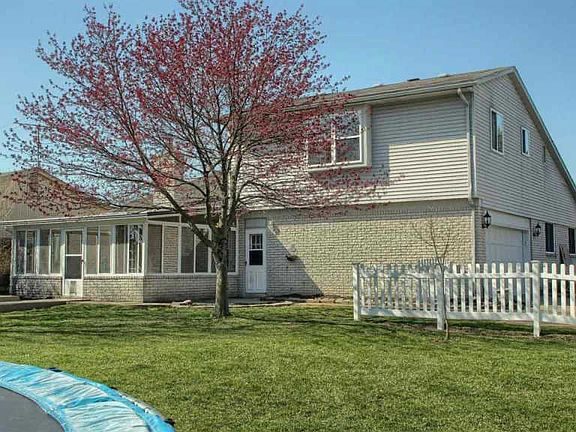 5th image of 40285 Tonabee Ct