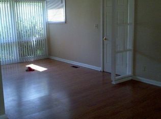 1318 Hartford St, Salina, KS 67401
