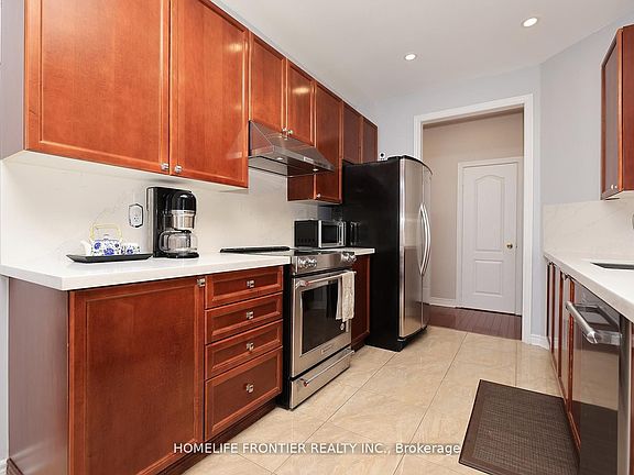 5th image of 3213 Escada Dr