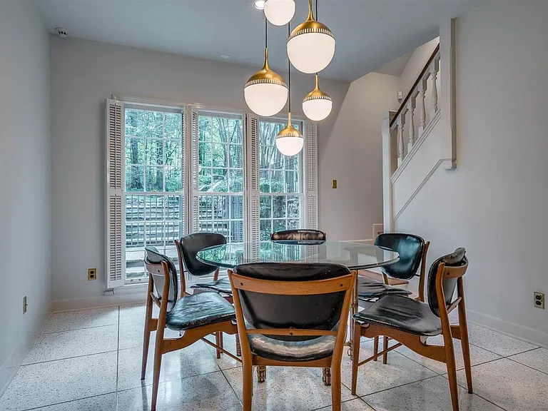 5711 Shady Grove Rd — Photo 11