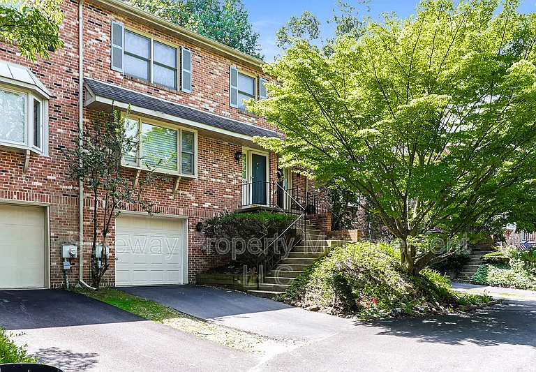 329 Catch Penny Ln — Photo 1