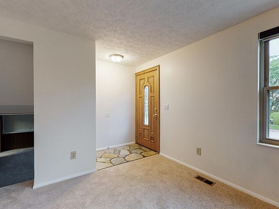 3rd image of 11453 Kentbrook Ct
