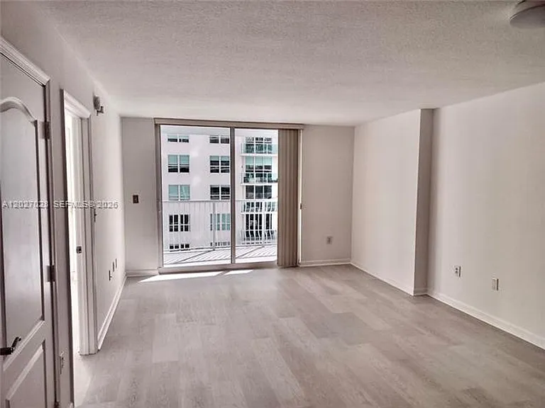1200 Brickell Bay Dr #2005 — Photo 15