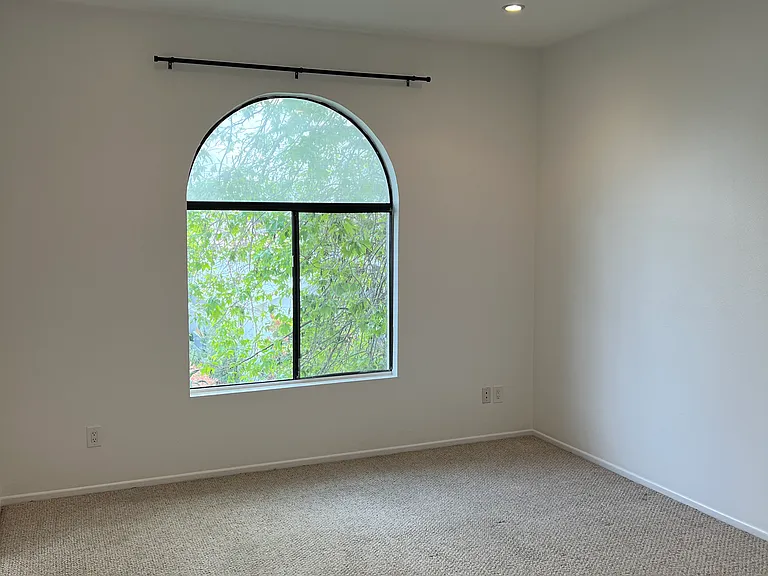 1443 Barry Ave #301 — Photo 11