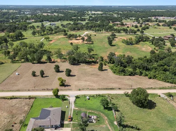 11301 180th St, Lindsay, OK 73052