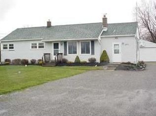 1071 Bullis Rd, Elma, NY 14059