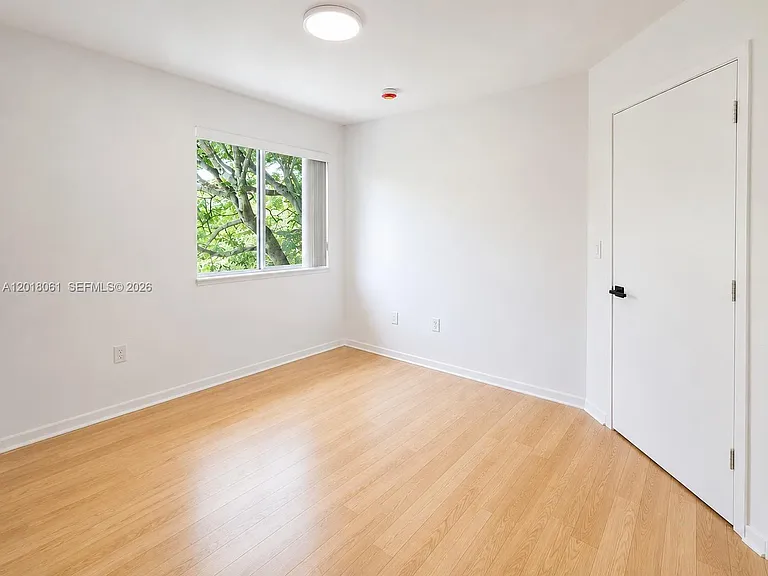 15721 SW 137th Ave #202 — Photo 8