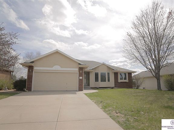 2nd image of 1101 Deer Run Ln