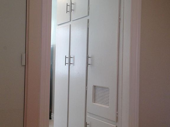 3rd image of 2222 N Cahuenga Blvd #22225