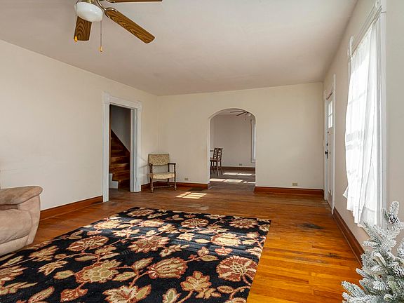 5th image of 1104 Marion St