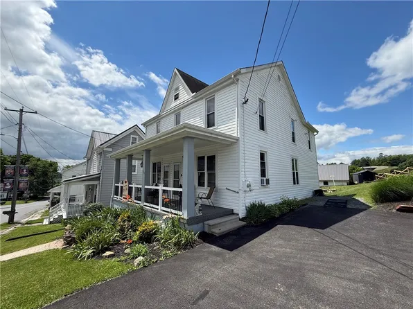 300 E Main St, Stoystown, PA 15563