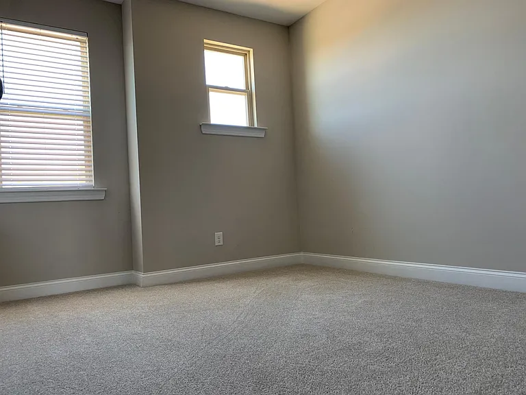 2631 Statesville Ave — Photo 20