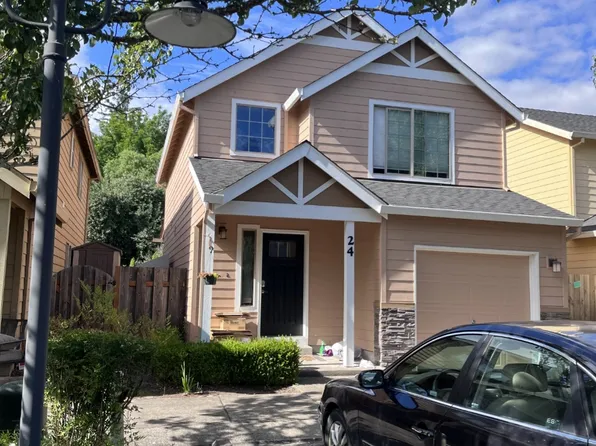 800 W 1st St Unit 24, Newberg, OR 97132