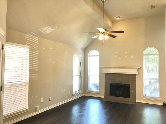 2nd image of 3084 Sawtooth Dr