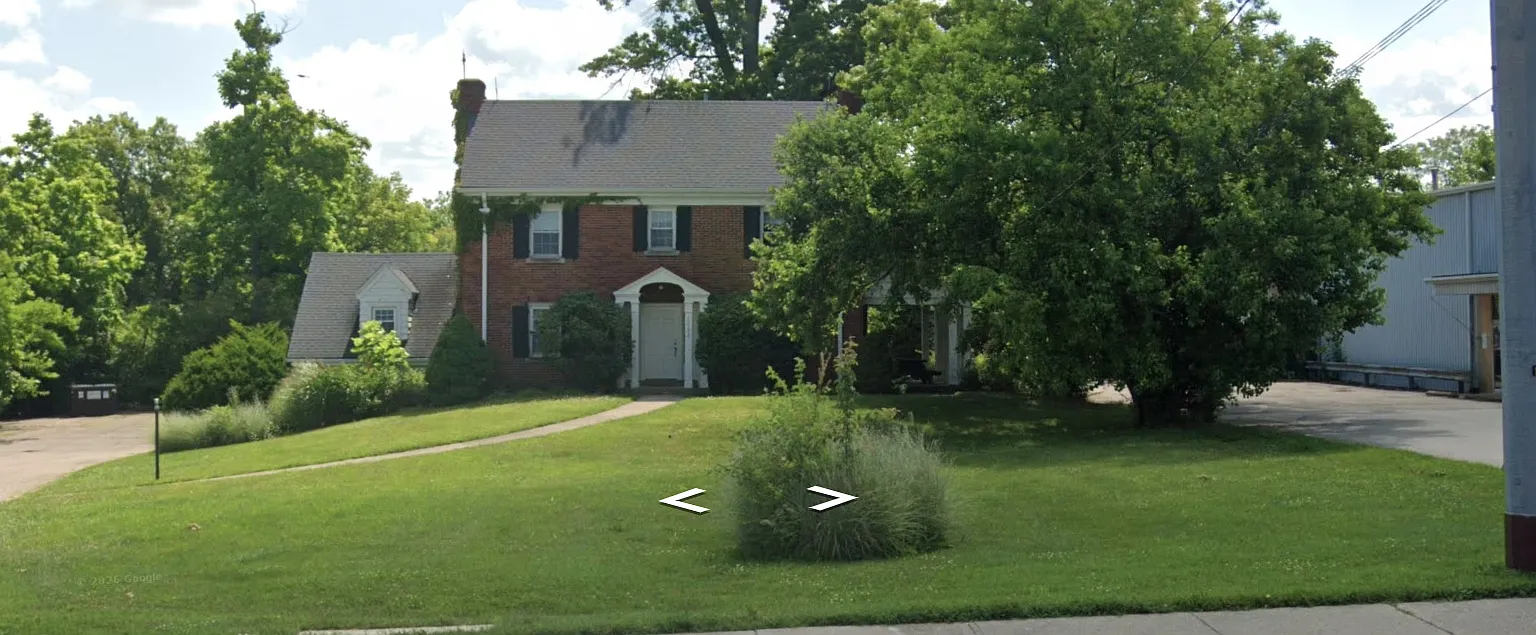 10792 Kenwood Rd — Photo 2