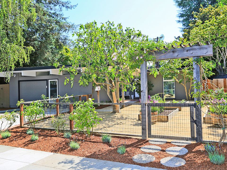 1st image of 2088 Edgewood Dr
