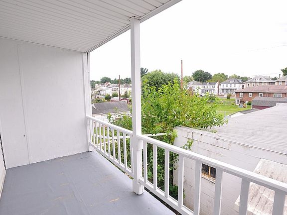 4th image of 417 S Burhans Blvd E