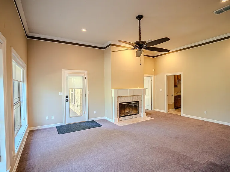 218 Hazeltine Dr — Photo 10
