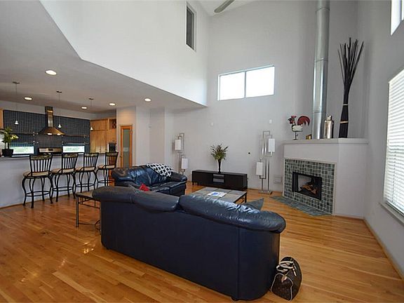3rd image of 5219 Kiam St Unit F