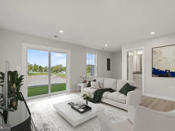 24169 Thurso Sq, Sterling, VA 20166