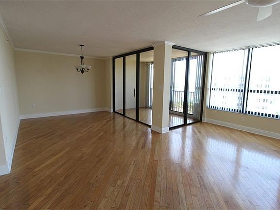 5th image of 11 Sunset Dr APT 905