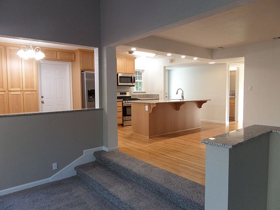4th image of 1020 Coloma Way