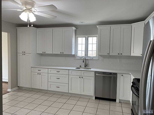 1st image of 400 New York Ave Floor 2
