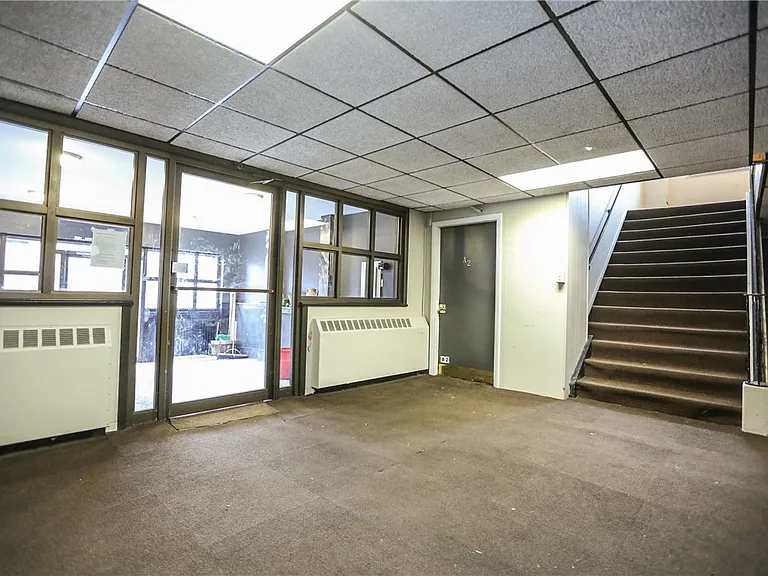 400 Main St #B9 — Photo 10