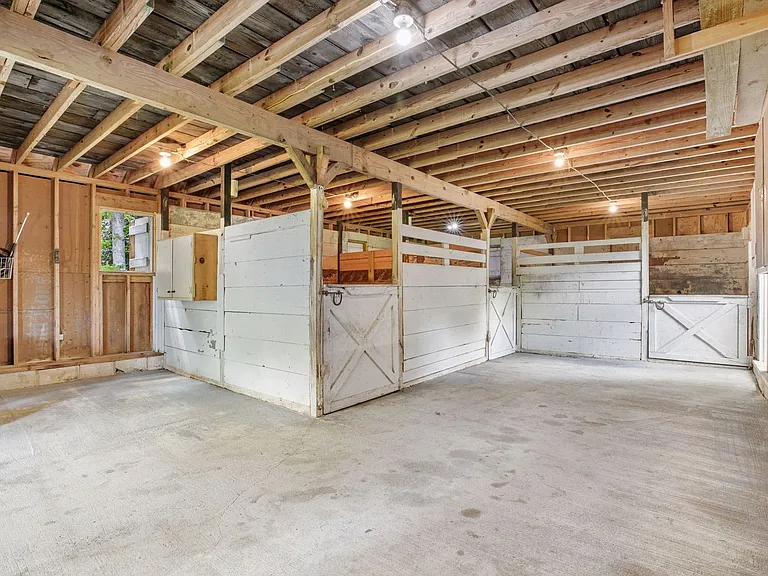 4320 Providence Rd — Photo 36