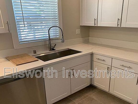 3rd image of 1631 Brookes Ave