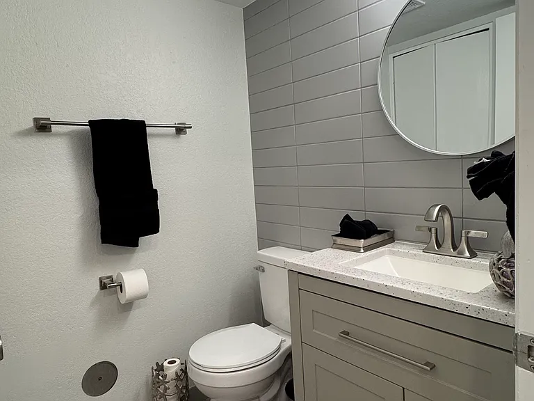 E Belleview Pl — Photo 73