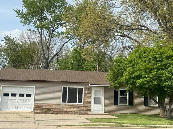 2406 W Kirby Ave, Champaign, IL 61821
