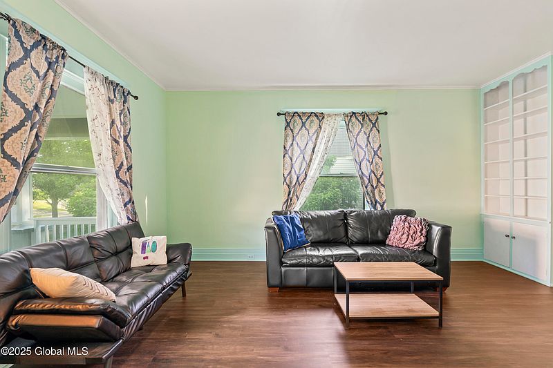 4th image of 1057 Lexington Avenue