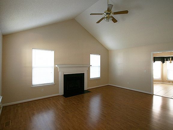4th image of 1323 Parliament Lake Dr