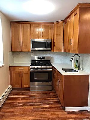 3rd image of 13405 Dahlia Ave APT 1B