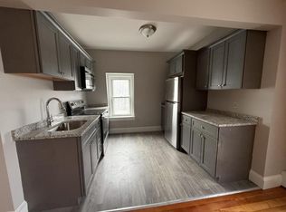 85 Park St, Fall River, MA 02721