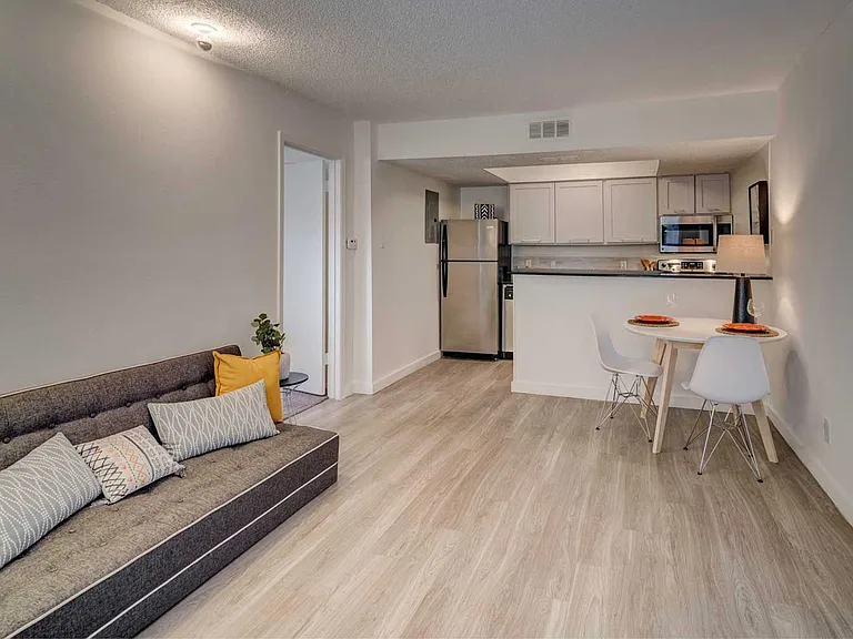Cascade Apartments — Photo 29